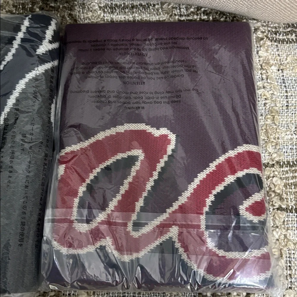 Coach Script‎ Print Knit Muffler Gray & Red Scarf NWT Unisex